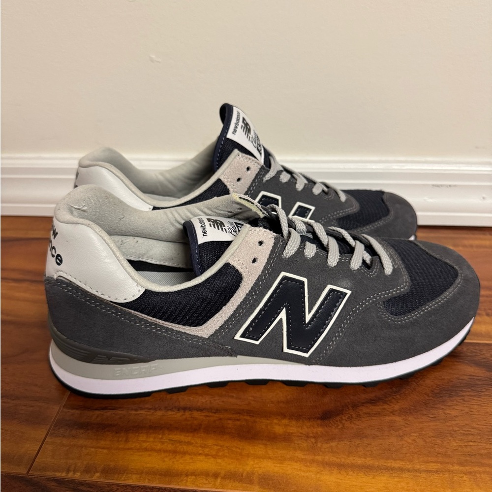 New Balance Men's Gray and Blue 547 Sneakers